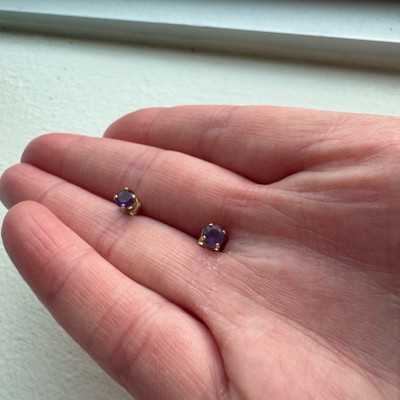 💜Real purple amethyst stud earrings! Posts are gold colored - Picture 7 of 8